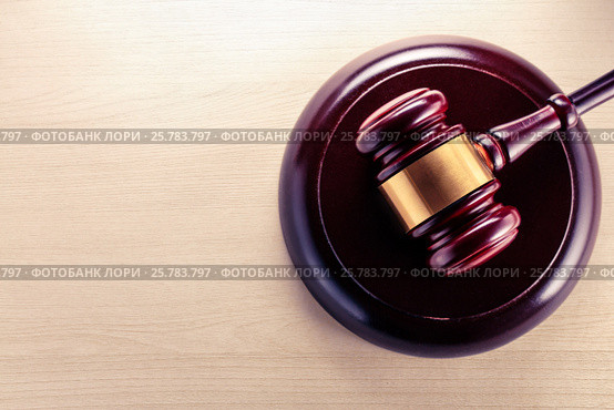 Wooden gavel and block. Стоковое фото, фотограф Ярочкин Сергей / Фотобанк Лори