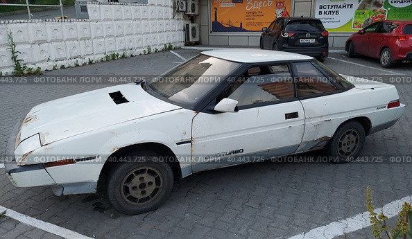 Японский спортивный автомобиль Subaru Alcyone на улице города Владивостока (2022 год). Редакционное фото, фотограф Free Wind / Фотобанк Лори