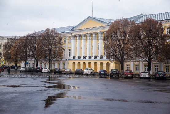 Ярославль. Здание областной администрации (2013 год). Редакционное фото, фотограф Gagara / Фотобанк Лори