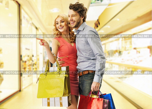 Young people on the saturday shopping. Стоковое фото, агентство Ingram Publishing / Фотобанк Лори