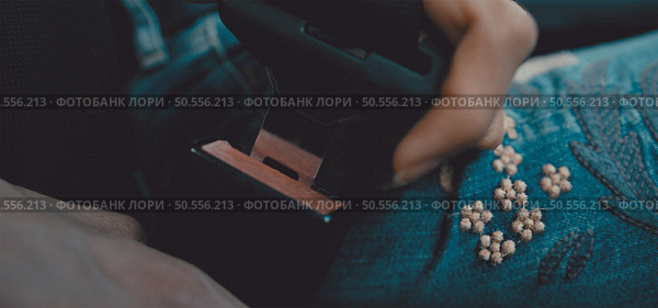Young woman giving seat belt in car,preparing for a drive, concept of safety driving. Стоковое фото, агентство Ingram Publishing / Фотобанк Лори