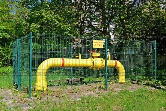Задвижка на трубе газопровода. Стоковое фото, фотограф Ирина Борсученко / Фотобанк Лори