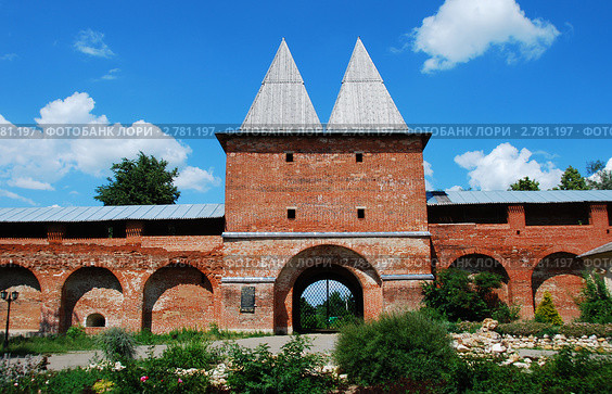 Зарайск. Кремль. Никольская башня (2011 год). Редакционное фото, фотограф lana1501 / Фотобанк Лори
