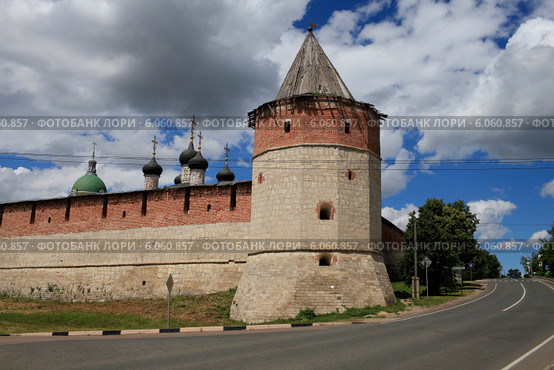 Зарайский Кремль. Россия (2014 год). Редакционное фото, фотограф Яна Королёва / Фотобанк Лори