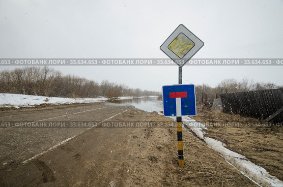 Затопленная дорога. Половодье, наводнение, паводок (2020 год). Стоковое фото, фотограф Яковлев Сергей / Фотобанк Лори