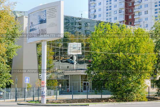 Здание НТО «ИРЭ-Полюс» IPG Photonics Corporation, улица Менжинского, 40. Москва (2010 год). Редакционное фото, фотограф Алёшина Оксана / Фотобанк Лори