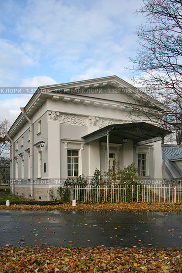 Здание Оранжереи Елагина дворца (2009 год). Редакционное фото, фотограф Александр Секретарев / Фотобанк Лори