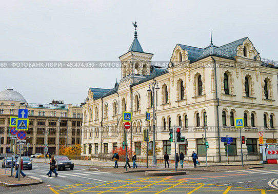 Здание Политехнического музея. Осенний день. Москва. Россия. Редакционное фото, фотограф E. O. / Фотобанк Лори