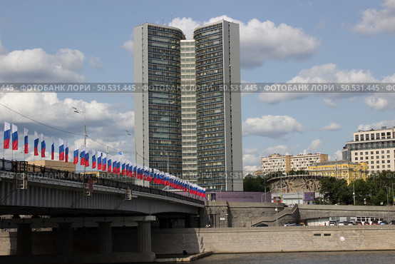 Здание правительства Москвы на Новом Арбате (Дом-книжка, здание СЭВ). Москва. Редакционное фото, фотограф Елена Орлова / Фотобанк Лори