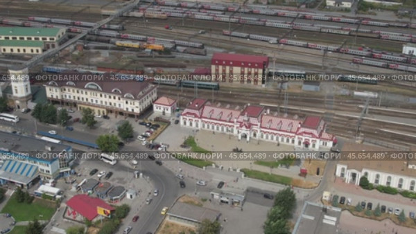Здание старого железнодорожного вокзала в Екатеринбурге - съемка с дрона в 2022 году. Редакционное видео, видеограф Владислав Самошкин / Фотобанк Лори