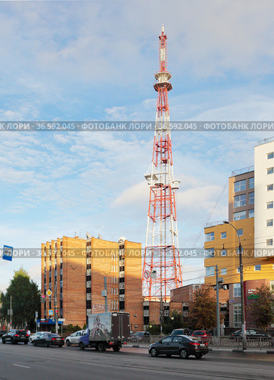Здание телецентра и телевышка в Нижнем Новгороде (2021 год). Редакционное фото, фотограф Ельцов Владимир / Фотобанк Лори