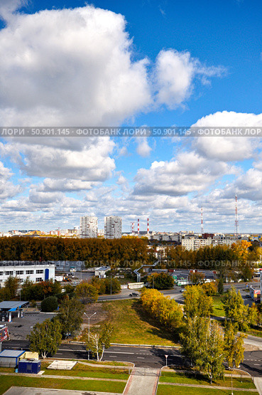 Здания на улице Пермякова. Город Тюмень (2018 год). Стоковое фото, фотограф Александр Тараканов / Фотобанк Лори