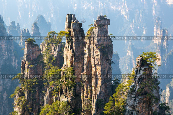 Zhangjiajie National forest park at Wulingyuan Hunan China. Стоковое фото, агентство Ingram Publishing / Фотобанк Лори