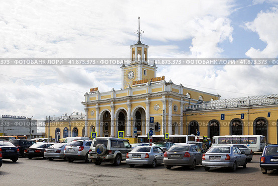 Железнодорожный вокзал в Ярославле "Ярославль-Главный" (2014 год). Редакционное фото, фотограф Солодовникова Елена / Фотобанк Лори
