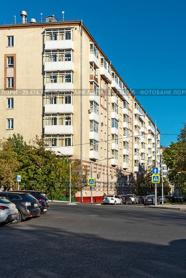 Жилой дом в Лужниках. Хамовнический Вал, 32, Москва (2018 год). Редакционное фото, фотограф Александр Щепин / Фотобанк Лори