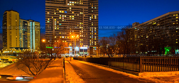 Жилые дома микрорайона Северное Чертаново. Зима. Вечер. Москва. Россия (2020 год). Редакционное фото, фотограф E. O. / Фотобанк Лори