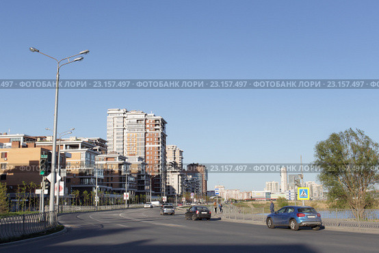 Жилые дома на улице Сибгата Хакима в Казани (2016 год). Редакционное фото, фотограф Дмитрий Неумоин / Фотобанк Лори
