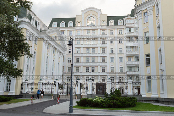 ЖК Опера-Хаус, улица Остоженка, 25. Район Хамовники, Москва (2024 год). Редакционное фото, фотограф Evgenia Shevardina / Фотобанк Лори